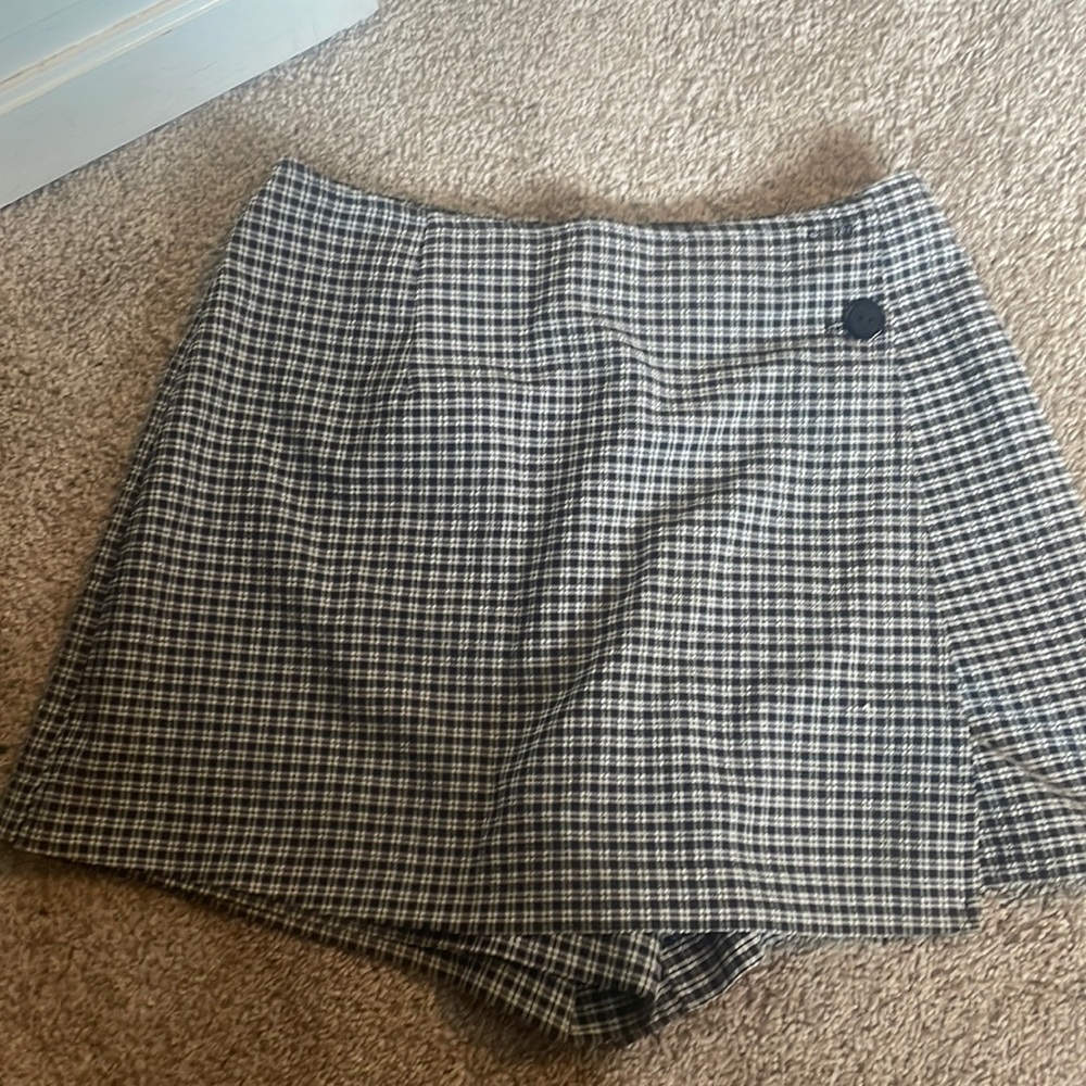COPY - COPY - Vintage black and white skort size 7